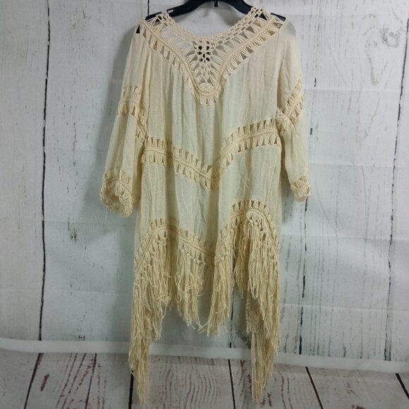 Questions Ivory Crochet Cardigan - Picture 4 of 13